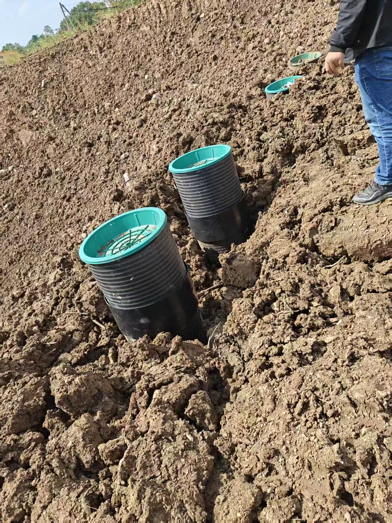 6回填完毕后注水至模块总容量的90%